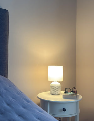 Fideli bordslampa grå/vit