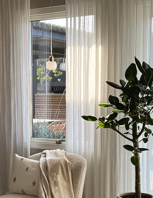 Elin fönsterlampa mässing/vit
