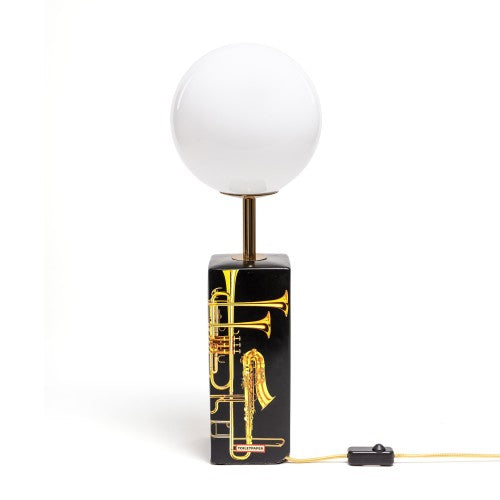 Trumpets bordslampa
